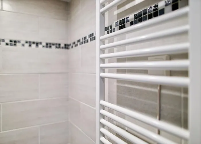 Apartment Le Petit Cernay - - 5 Mins Caves Champagne Reims